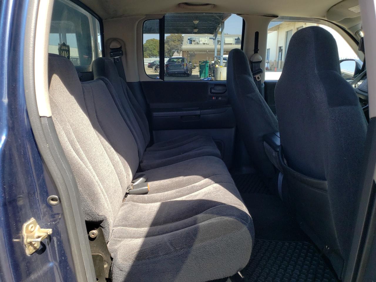 Photo 6 from auction – 2003 DODGE DAKOTA QUA with VIN 1D7HL48N33S188366
