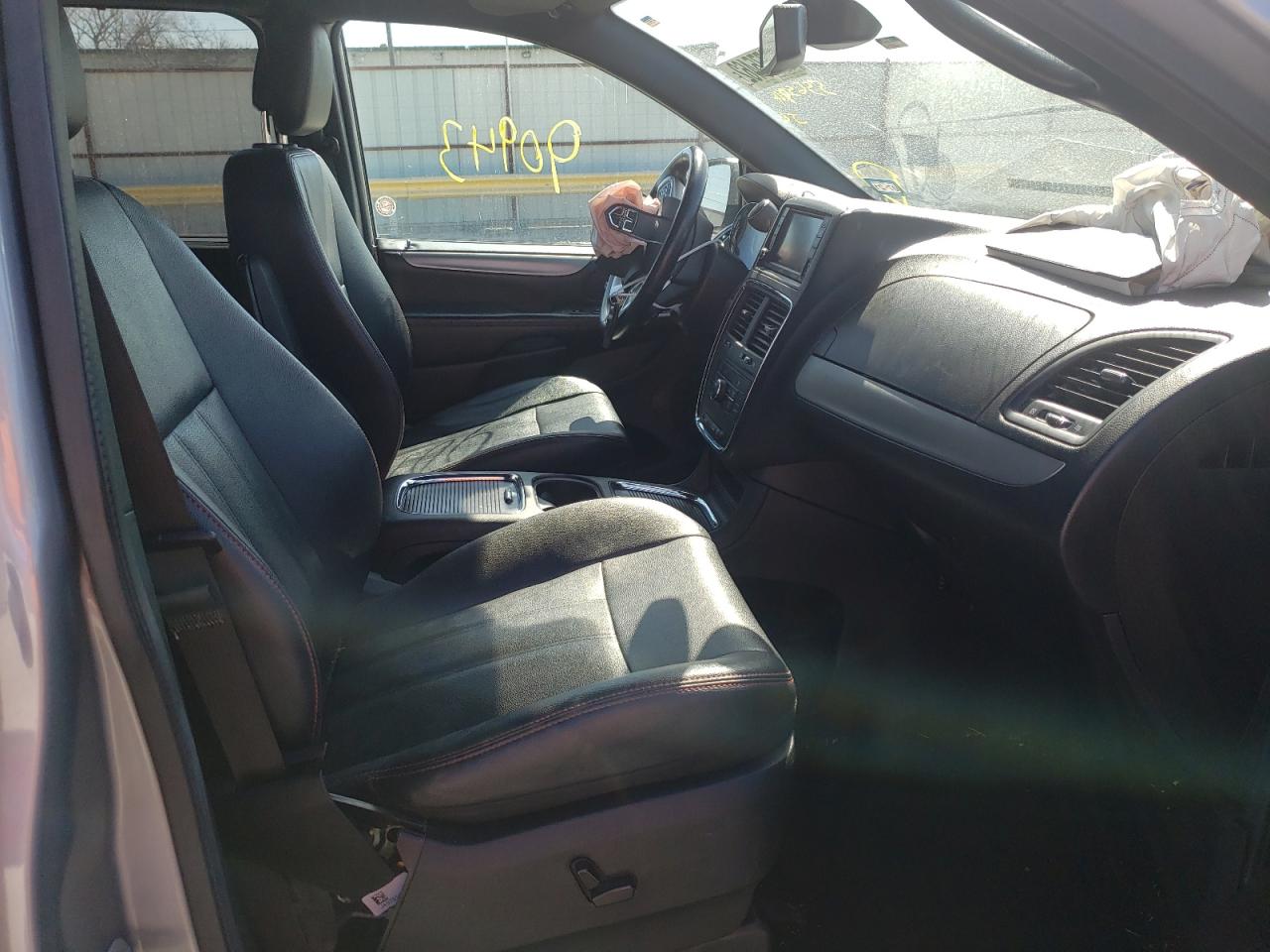 Photo 5 from auction – 2019 DODGE GRAND CARA with VIN 2C4RDGEG1KR556594