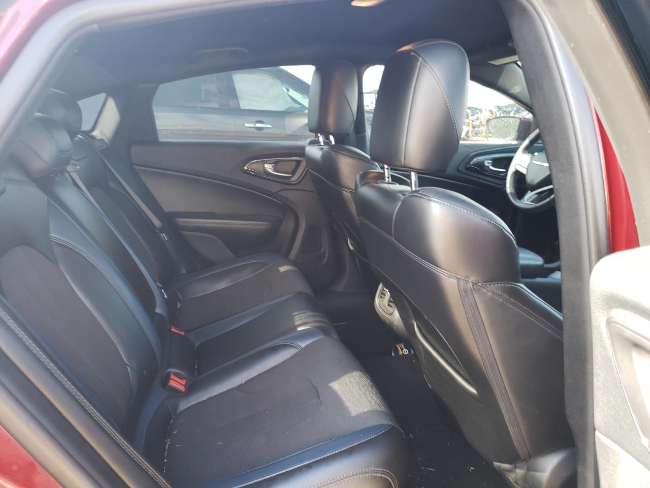 Photo 6 from auction – 2015 CHRYSLER 200 S with VIN 1C3CCCBB0FN632050