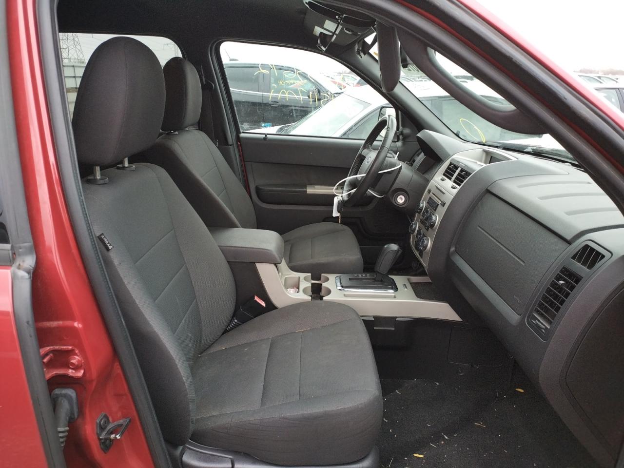 Photo 5 from auction – 2010 FORD ESCAPE XLT with VIN 1FMCU0DG0AKD26973