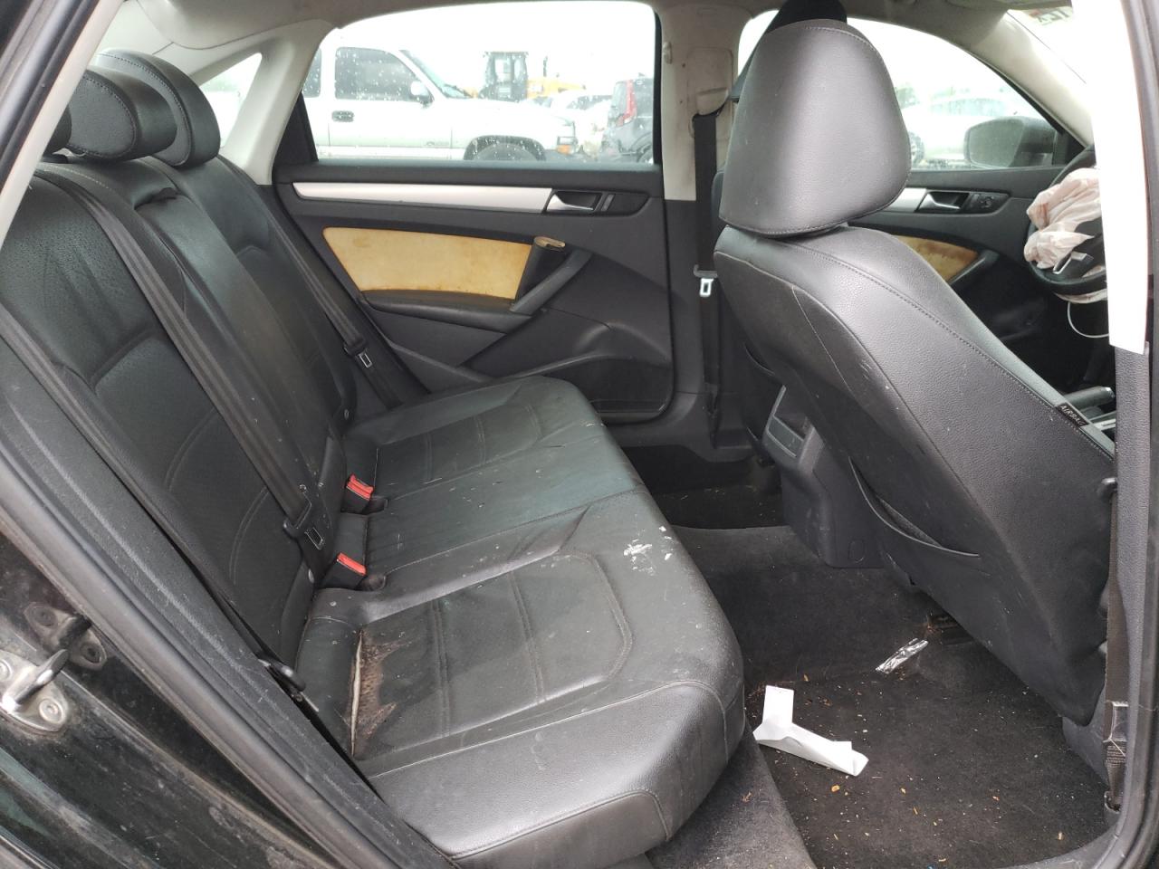 Photo 6 from auction – 2012 VOLKSWAGEN PASSAT SE with VIN 1VWBH7A36CC076003