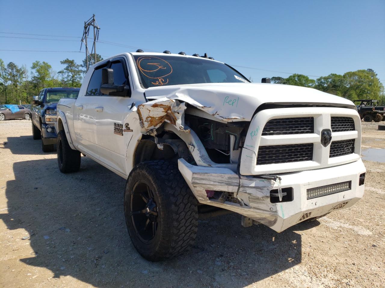 RAM 2500 LARAM 2017 with VIN 3C6UR5NL8HG694376 - Photo from auction
