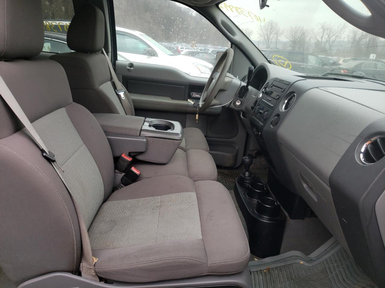 Photo 5 from auction – 2005 FORD F150 with VIN 1FTRX14WX5NA04025