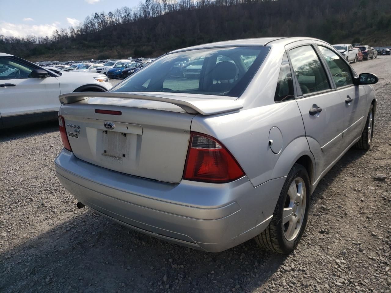 Photo 4 from auction – 2007 FORD FOCUS ZX4 with VIN 1FAFP34N57W362805