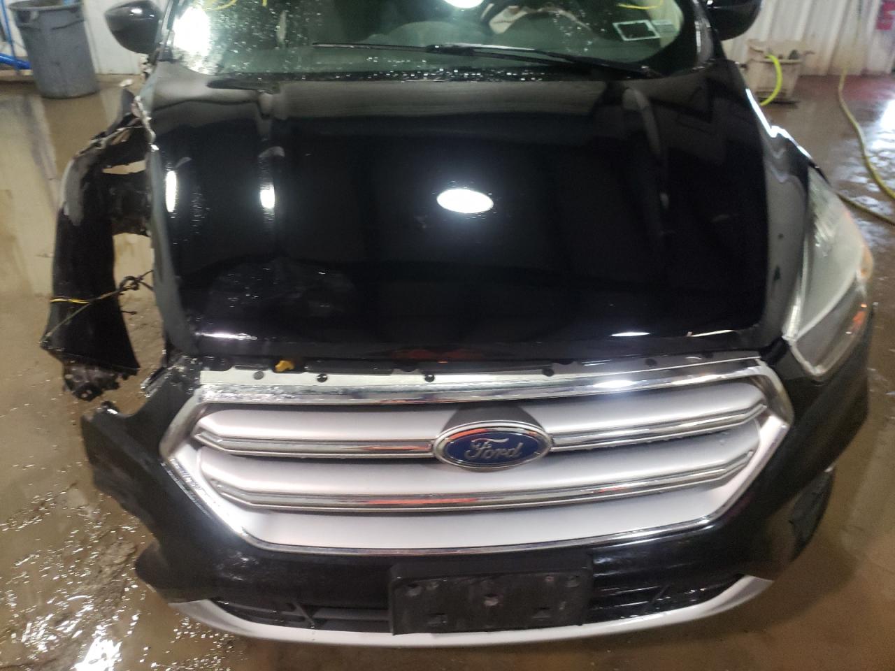 Photo 7 from auction – 2017 FORD ESCAPE SE with VIN 1FMCU9GD3HUB72196