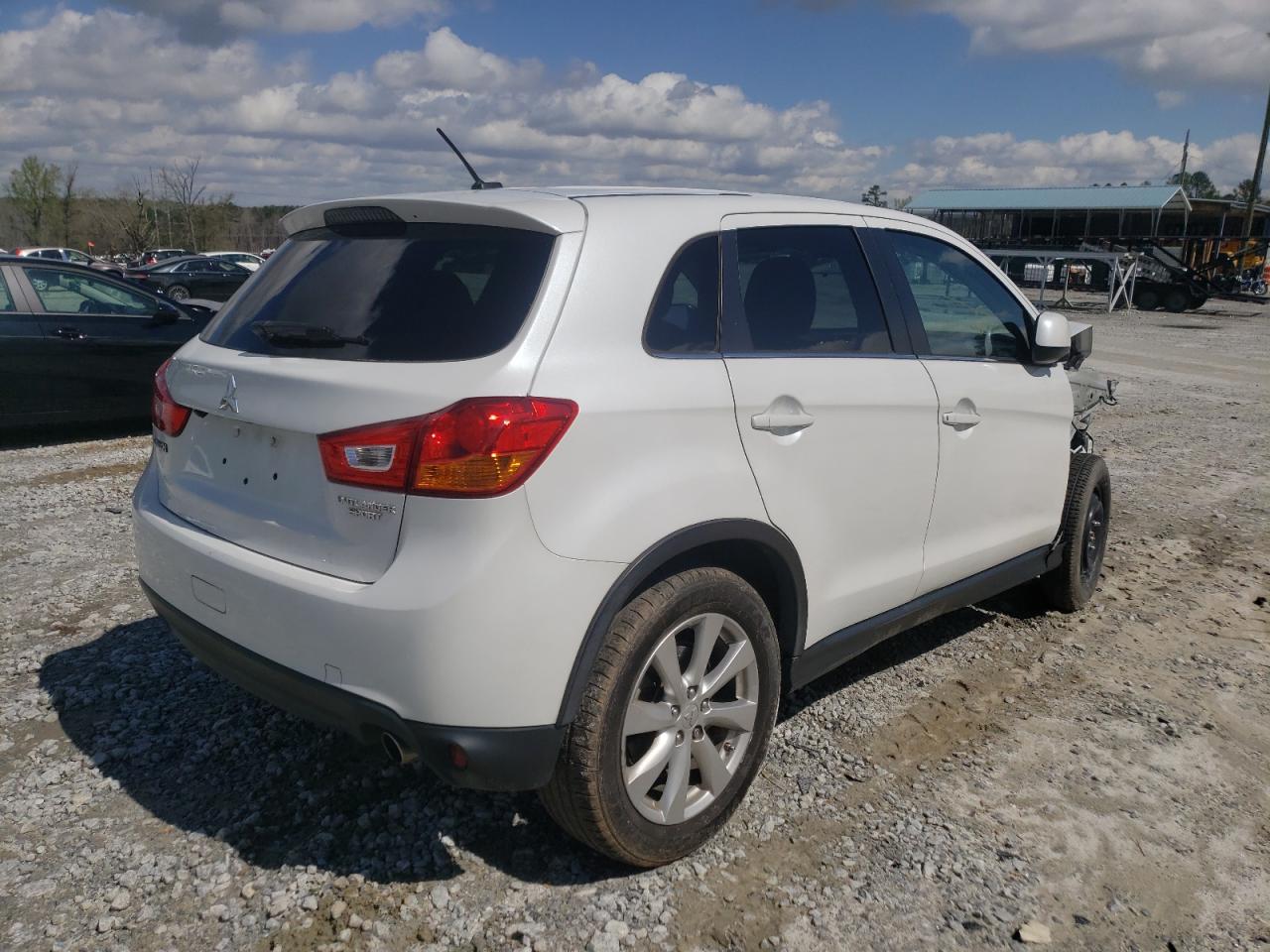 Photo 4 from auction – 2015 MITSUBISHI OUTLANDER with VIN 4A4AP4AU8FE005167