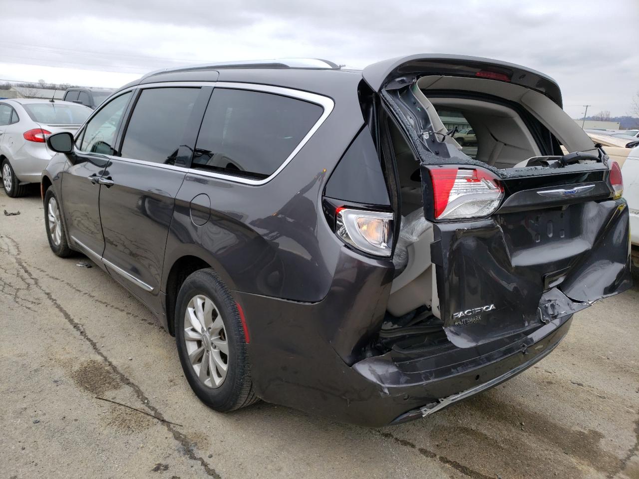 Photo 3 from auction – 2018 CHRYSLER PACIFICA T with VIN 2C4RC1BG9JR157063