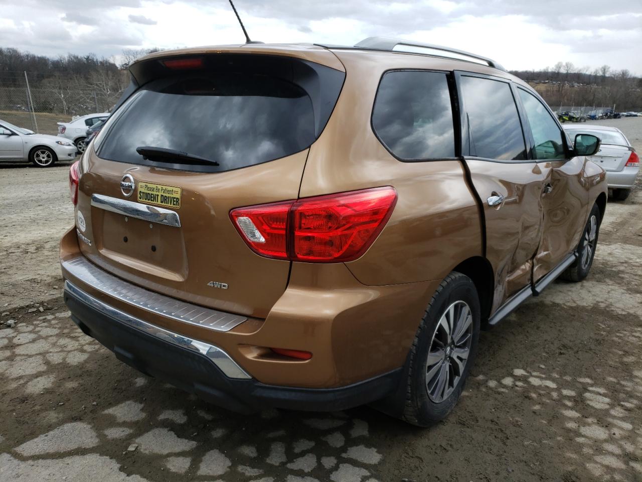 Photo 4 from auction – 2017 NISSAN PATHFINDER with VIN 5N1DR2MM9HC600425