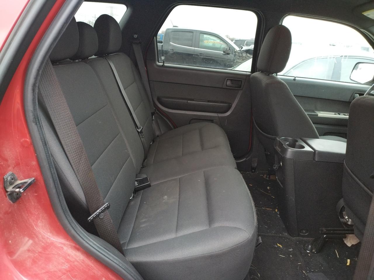 Photo 6 from auction – 2010 FORD ESCAPE XLT with VIN 1FMCU0DG0AKD26973