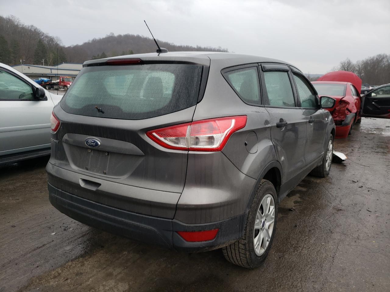 Photo 4 from auction – 2013 FORD ESCAPE S with VIN 1FMCU0F71DUB92593