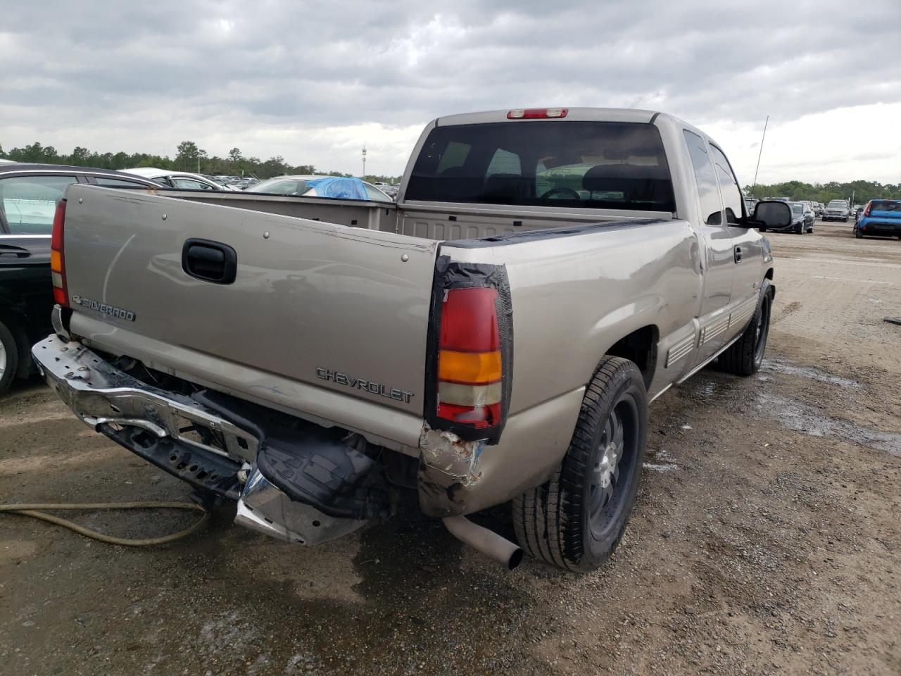 Photo 4 from auction – 2000 CHEVROLET SILVERADO with VIN 2GCEC19T2Y1136193