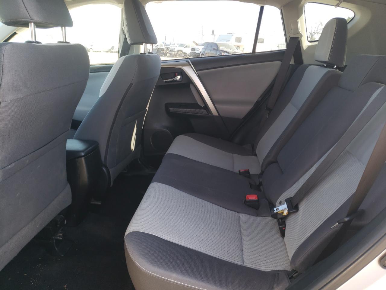 Photo 6 from auction – 2014 TOYOTA RAV4 XLE with VIN JTMRFREV6ED083593