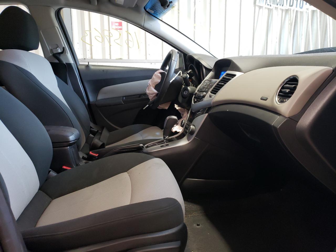 Photo 5 from auction – 2011 CHEVROLET CRUZE LS with VIN 1G1PC5SH6B7189438