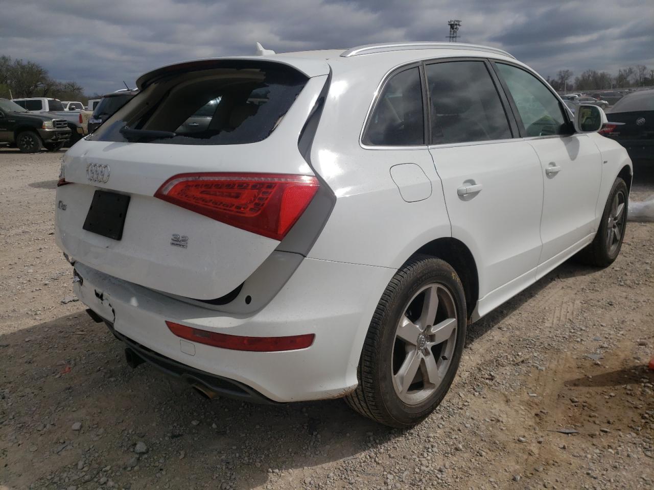 Photo 4 from auction – 2011 AUDI Q5 PREMIUM with VIN WA1DKAFP0BA015188