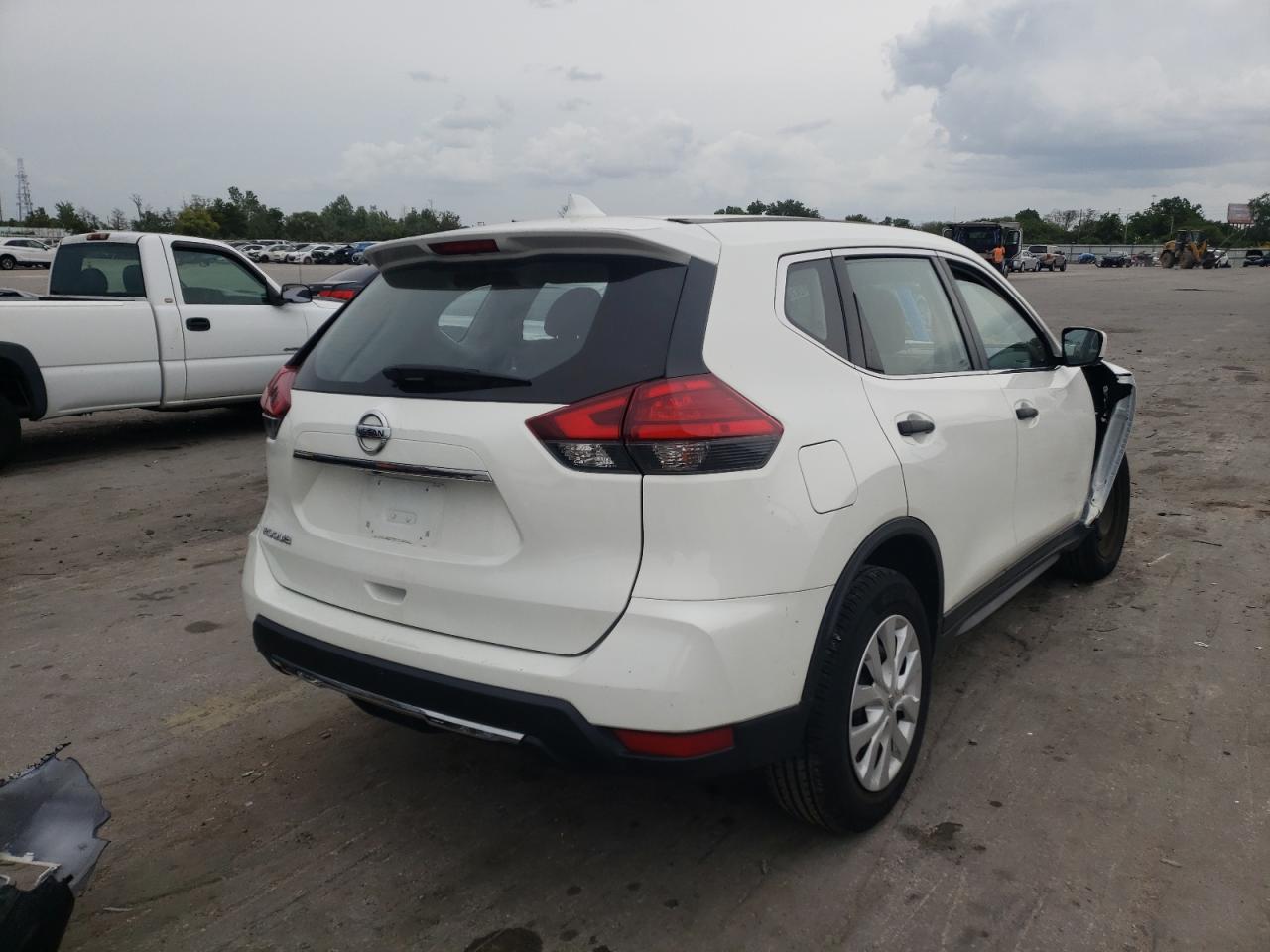 Photo 4 from auction – 2017 NISSAN ROGUE S with VIN JN8AT2MT8HW135526