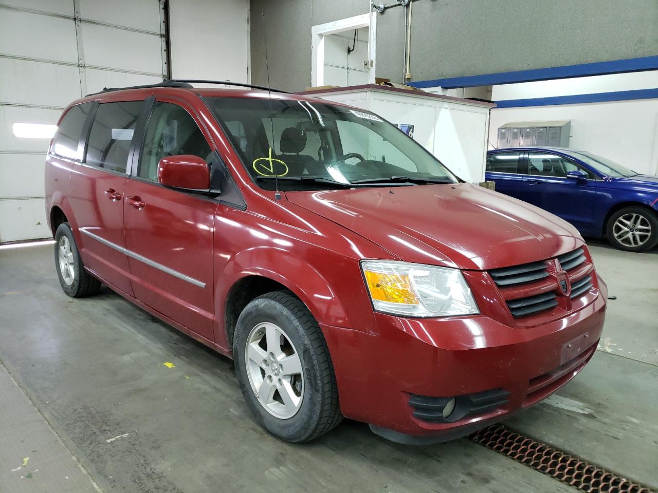 DODGE GRAND CARA 2008 with VIN 2D8HN44H58R117877 - Photo from auction