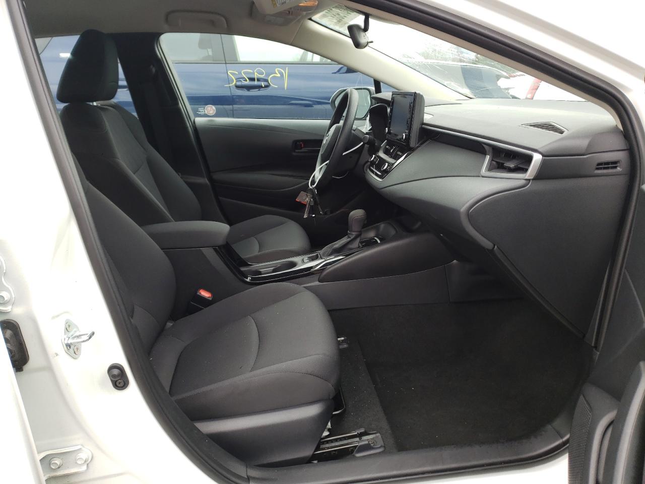 Photo 5 from auction – 2022 TOYOTA COROLLA LE with VIN 5YFEPMAE2NP272856