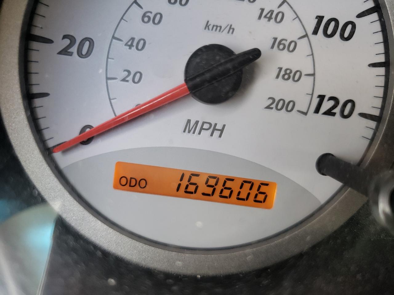 Photo 8 from auction – 2004 TOYOTA RAV4 with VIN JTEHD20V846004438