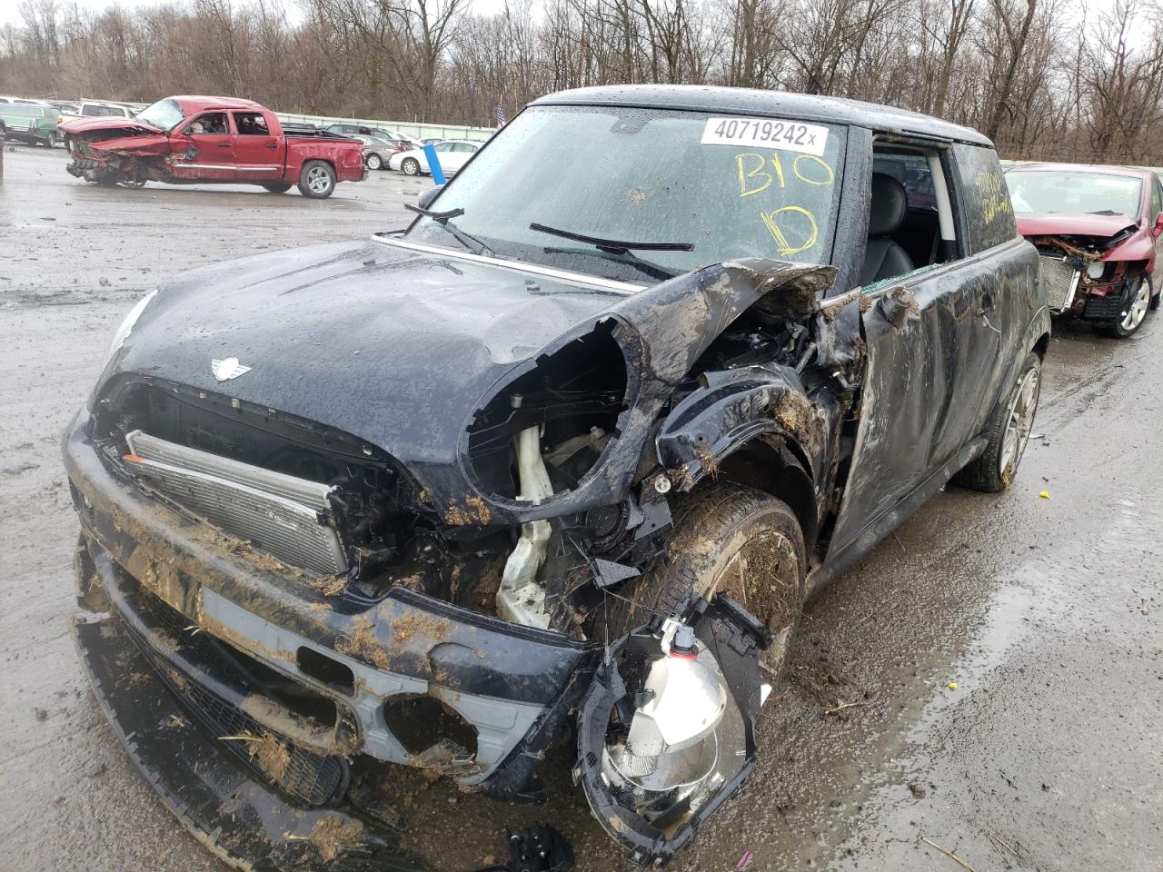 Photo 2 from auction – 2007 MINI COOPER with VIN WMWMF33577TT54208