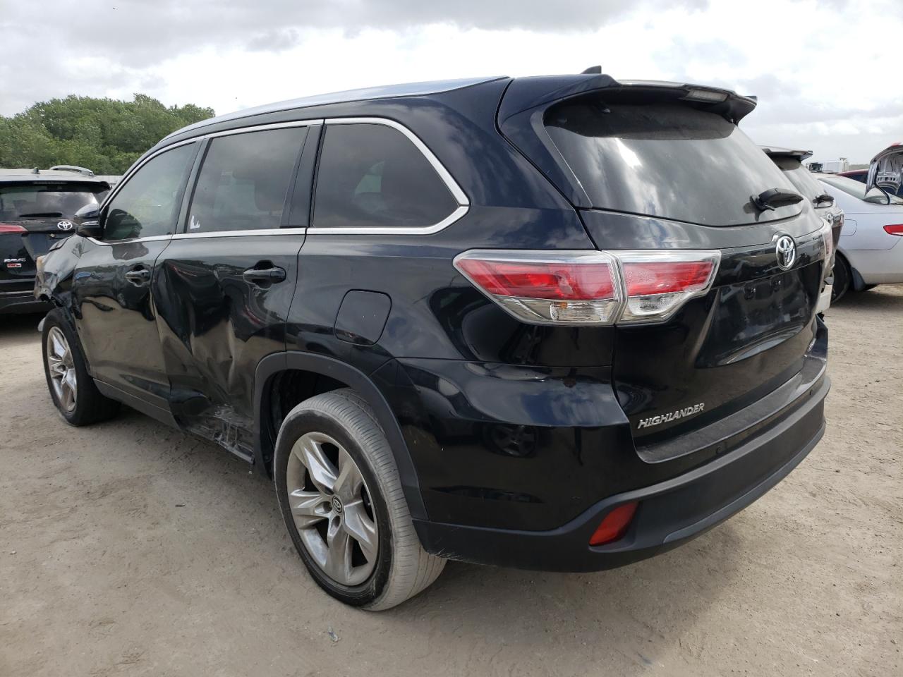 Photo 3 from auction – 2016 TOYOTA HIGHLANDER with VIN 5TDYKRFH4GS133138