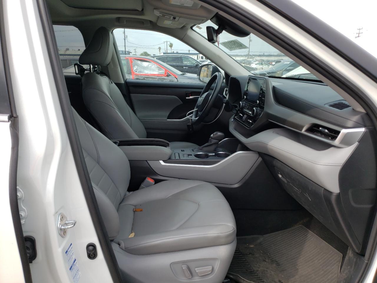 Foto 5 de la subasta – 2020 TOYOTA HIGHLANDER con VIN 5TDHBRCH6LS504850