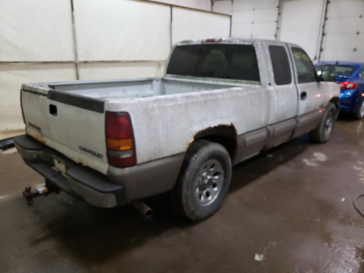 Photo 4 from auction – 2002 CHEVROLET SILVRDO LT with VIN 2GCEC19T521128578