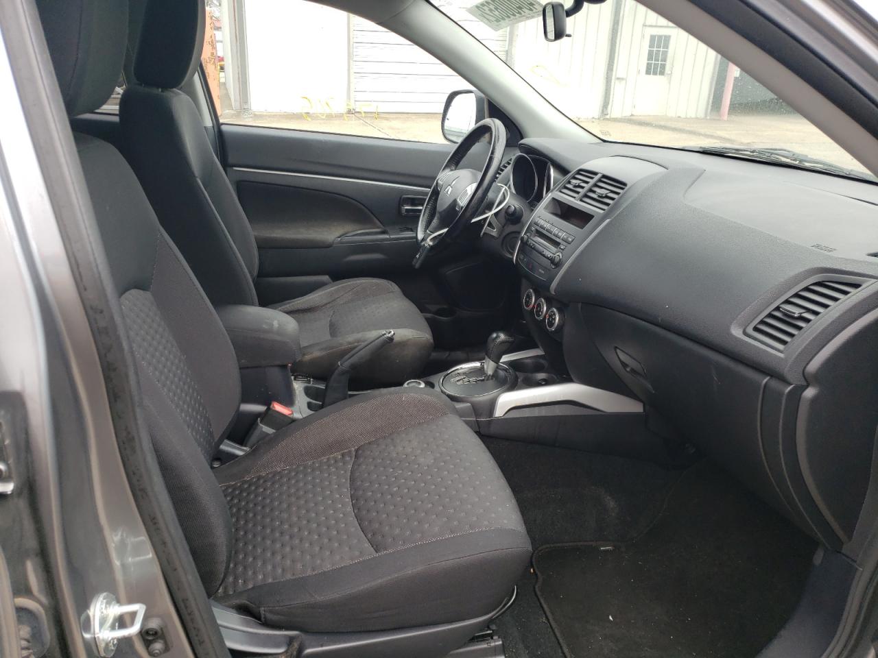 Photo 5 from auction – 2011 MITSUBISHI OUTLANDER with VIN JA4AR4AU9BZ002244