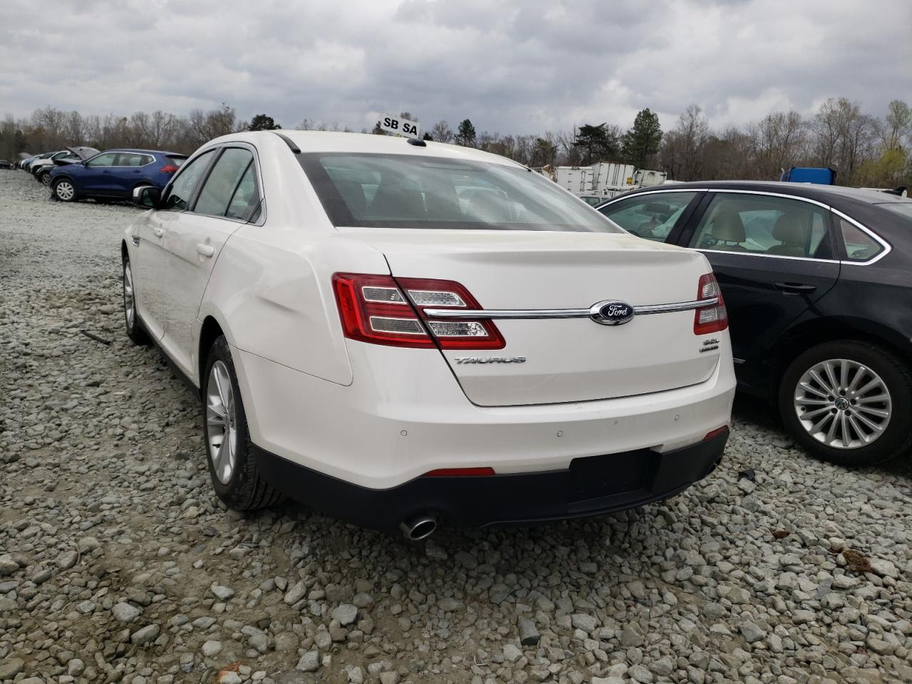 Foto 3 de la subasta – 2017 FORD TAURUS SEL con VIN 1FAHP2E83HG110364
