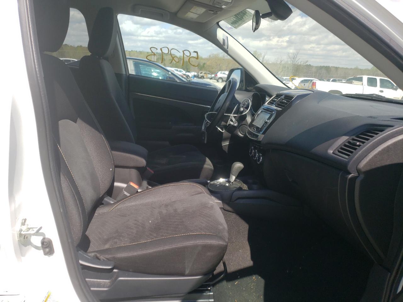 Photo 5 from auction – 2015 MITSUBISHI OUTLANDER with VIN 4A4AP4AU8FE005167