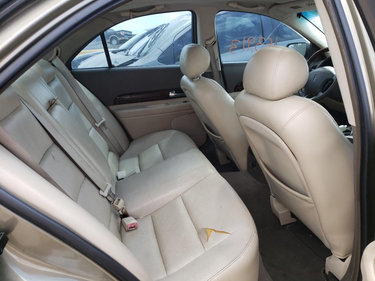 Photo 6 from auction – 2002 LINCOLN LS with VIN 1LNHM87A42Y703296