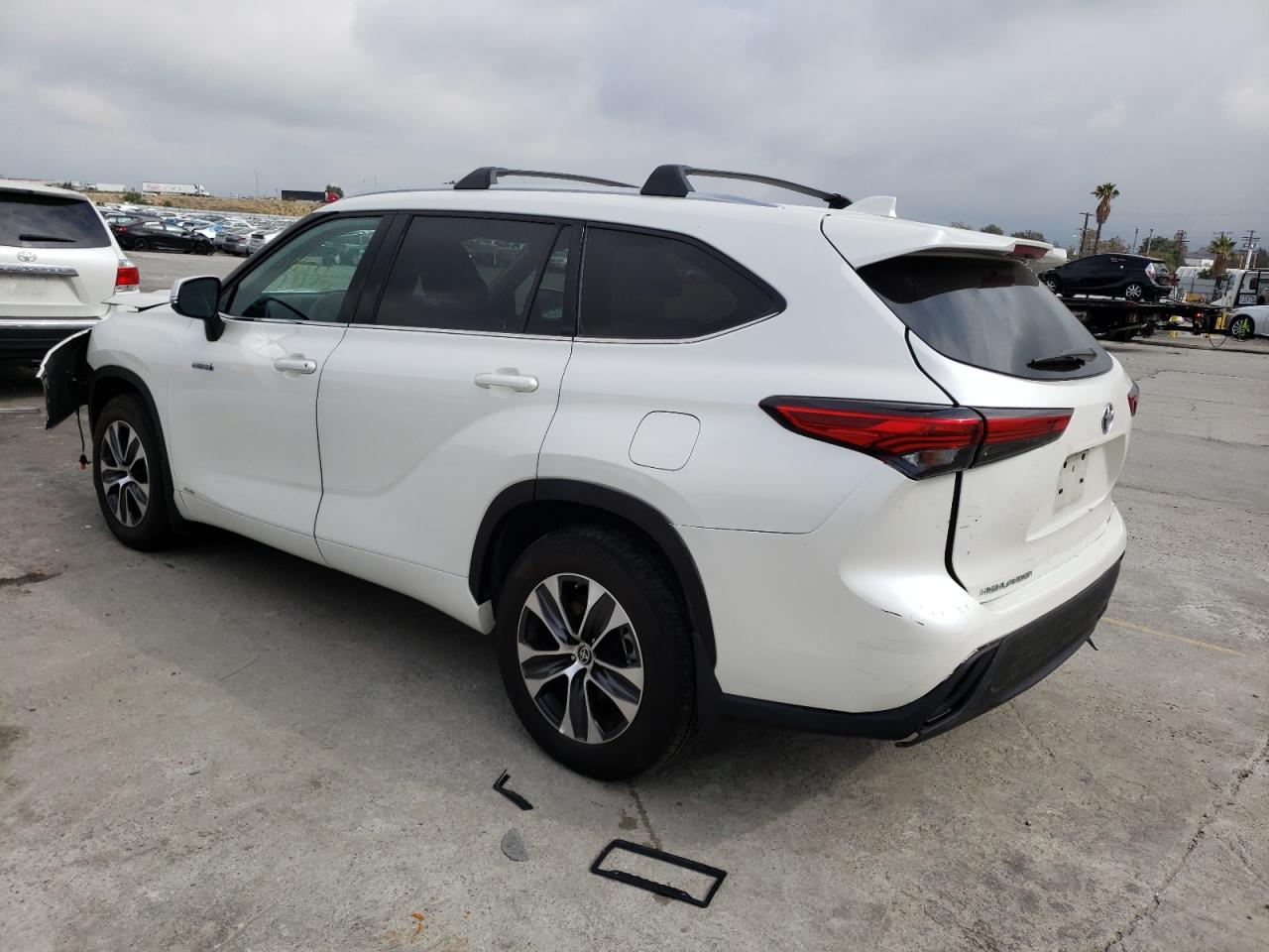 Photo 3 from auction – 2020 TOYOTA HIGHLANDER with VIN 5TDHBRCH6LS504850