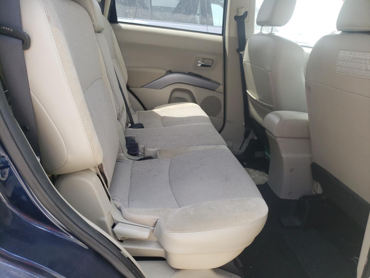 Photo 6 from auction – 2011 MITSUBISHI OUTLANDER with VIN JA4AS3AW1BU033548