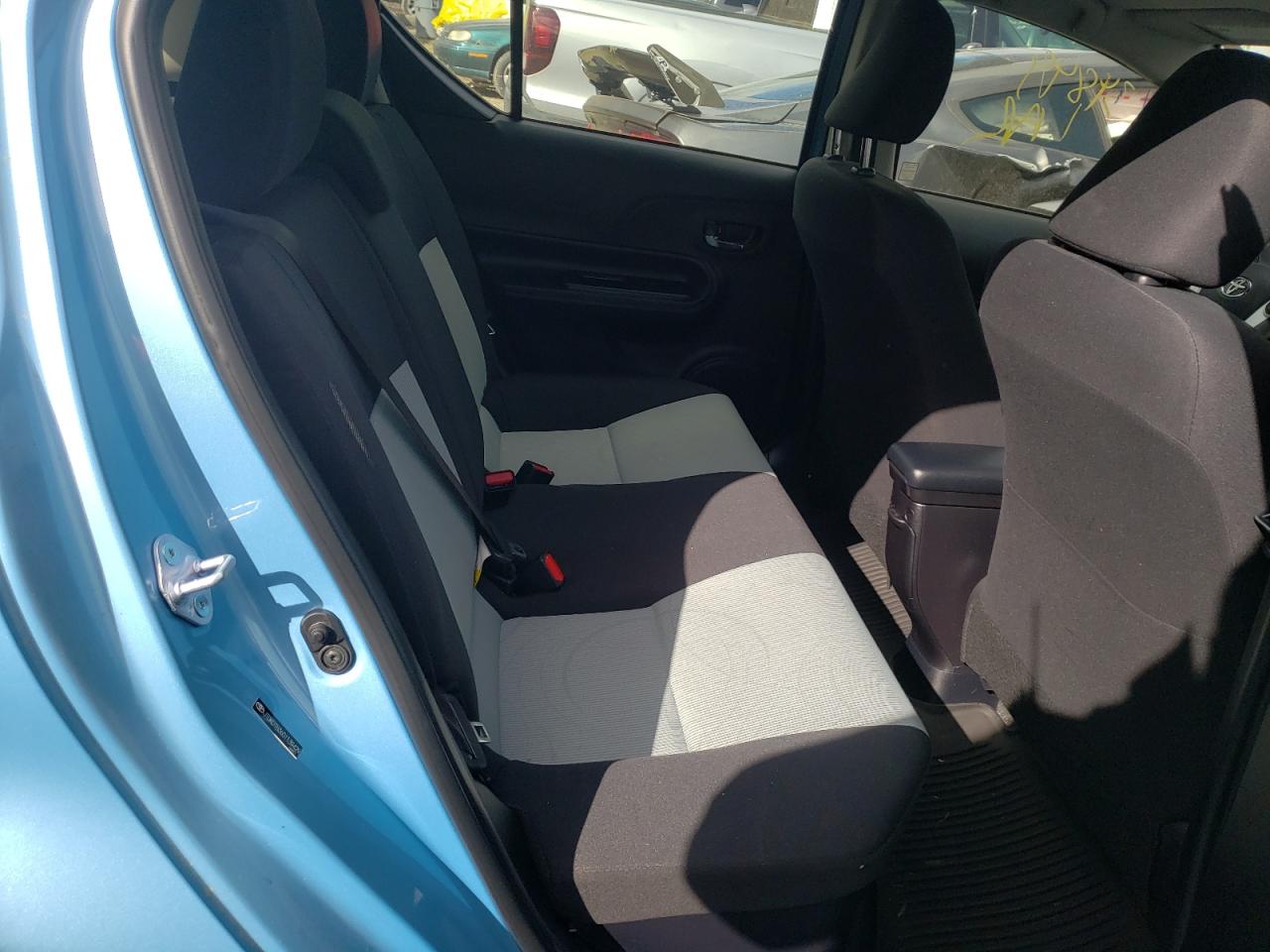 Photo 6 from auction – 2016 TOYOTA PRIUS C with VIN JTDKDTB36G1139429