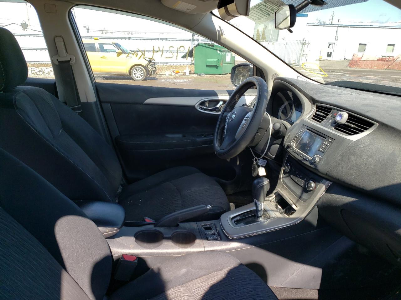 Photo 5 from auction – 2015 NISSAN SENTRA S with VIN 3N1AB7AP7FL682473