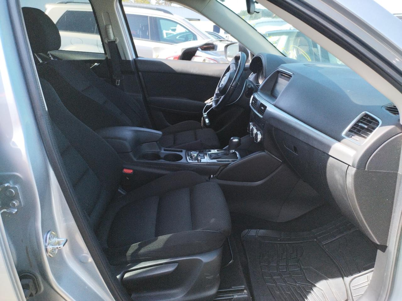 Photo 5 from auction – 2016 MAZDA CX-5 TOURI with VIN JM3KE2CY2G0881356