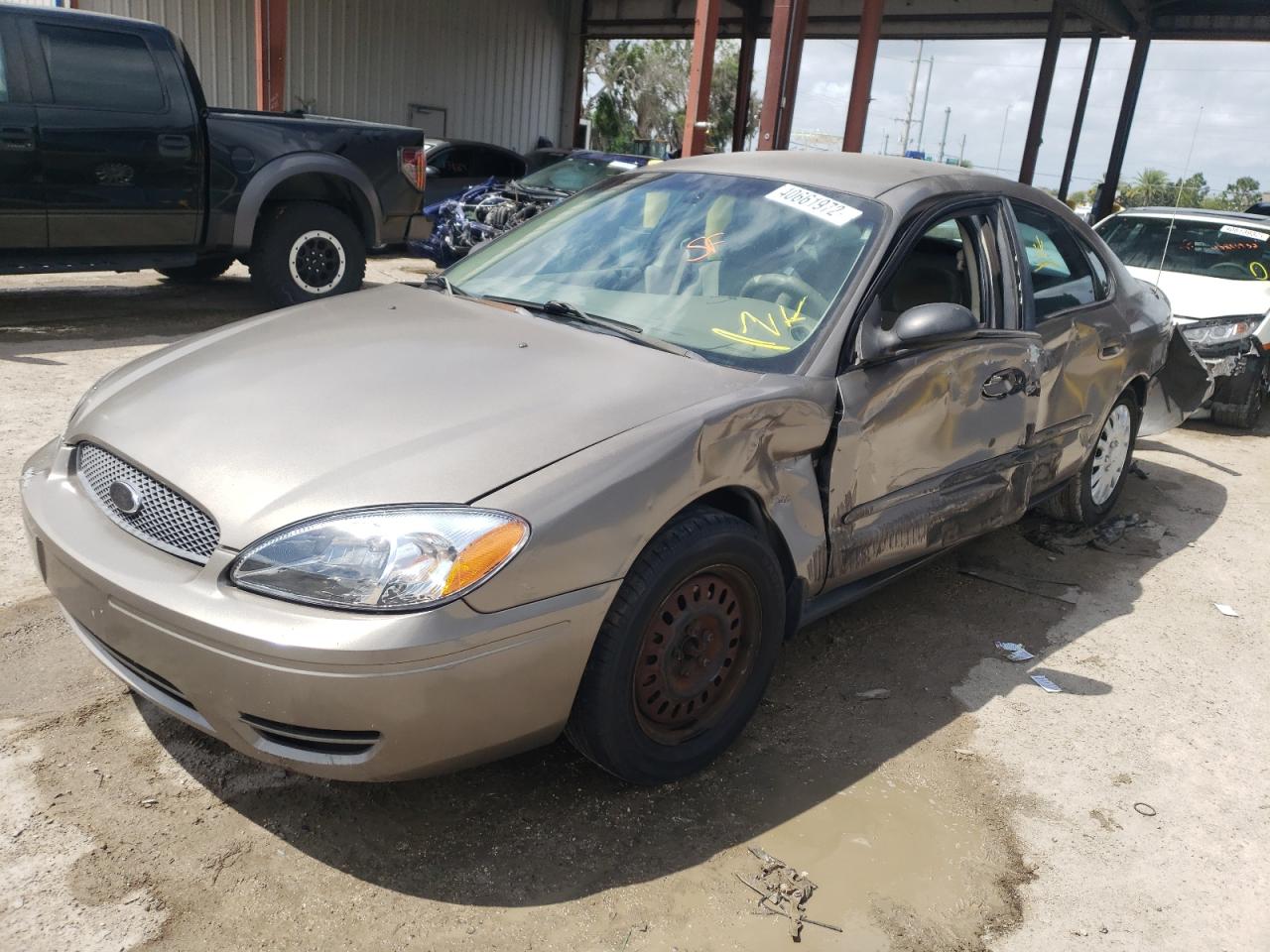 Photo 2 from auction – 2005 FORD TAURUS SE with VIN 1FAFP53U25A106538