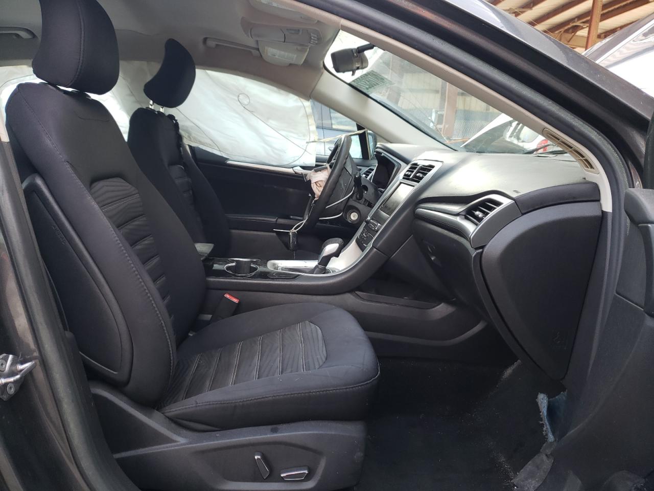 Photo 5 from auction – 2016 FORD FUSION SE with VIN 3FA6P0H71GR403220
