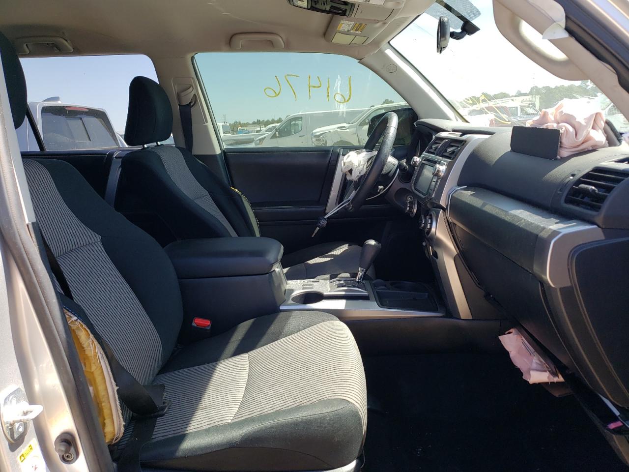 Photo 5 from auction – 2016 TOYOTA 4RUNNER SR with VIN JTEZU5JR0G5124736