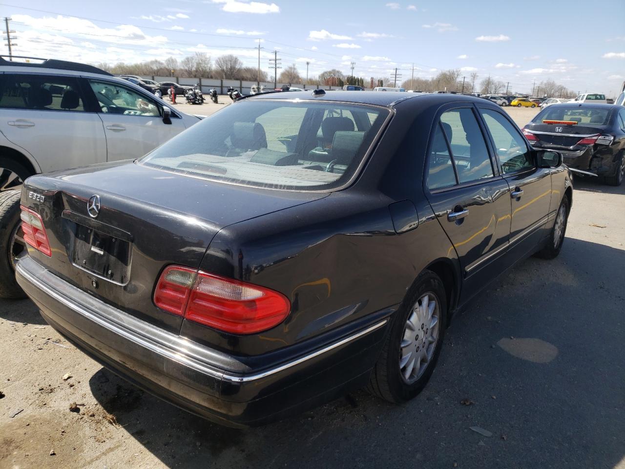 Photo 4 from auction – 2001 MERCEDES-BENZ E 320 with VIN WDBJF65J81B287275