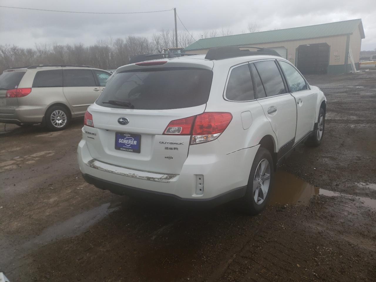 Photo 4 from auction – 2013 SUBARU OUTBACK 3. with VIN 4S4BRDSC7D2265596