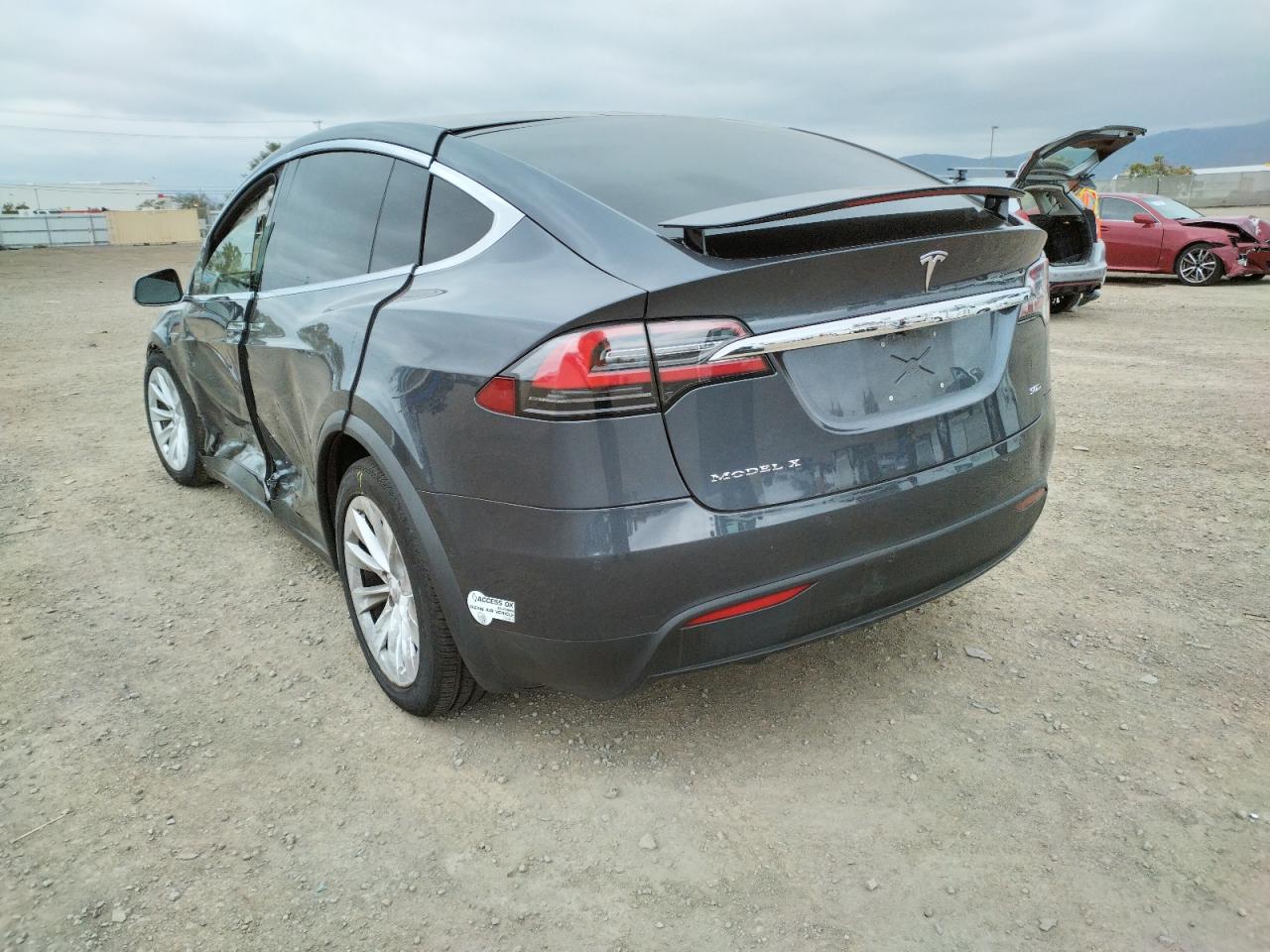 Photo 3 from auction – 2016 TESLA MODEL X with VIN 5YJXCAE22GF011955