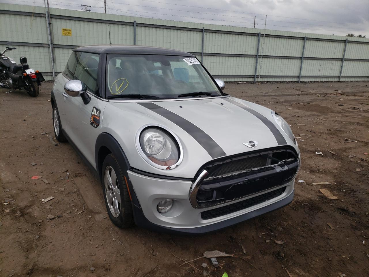 MINI COOPER 2015 with VIN WMWXM5C59FT938073 - Photo from auction