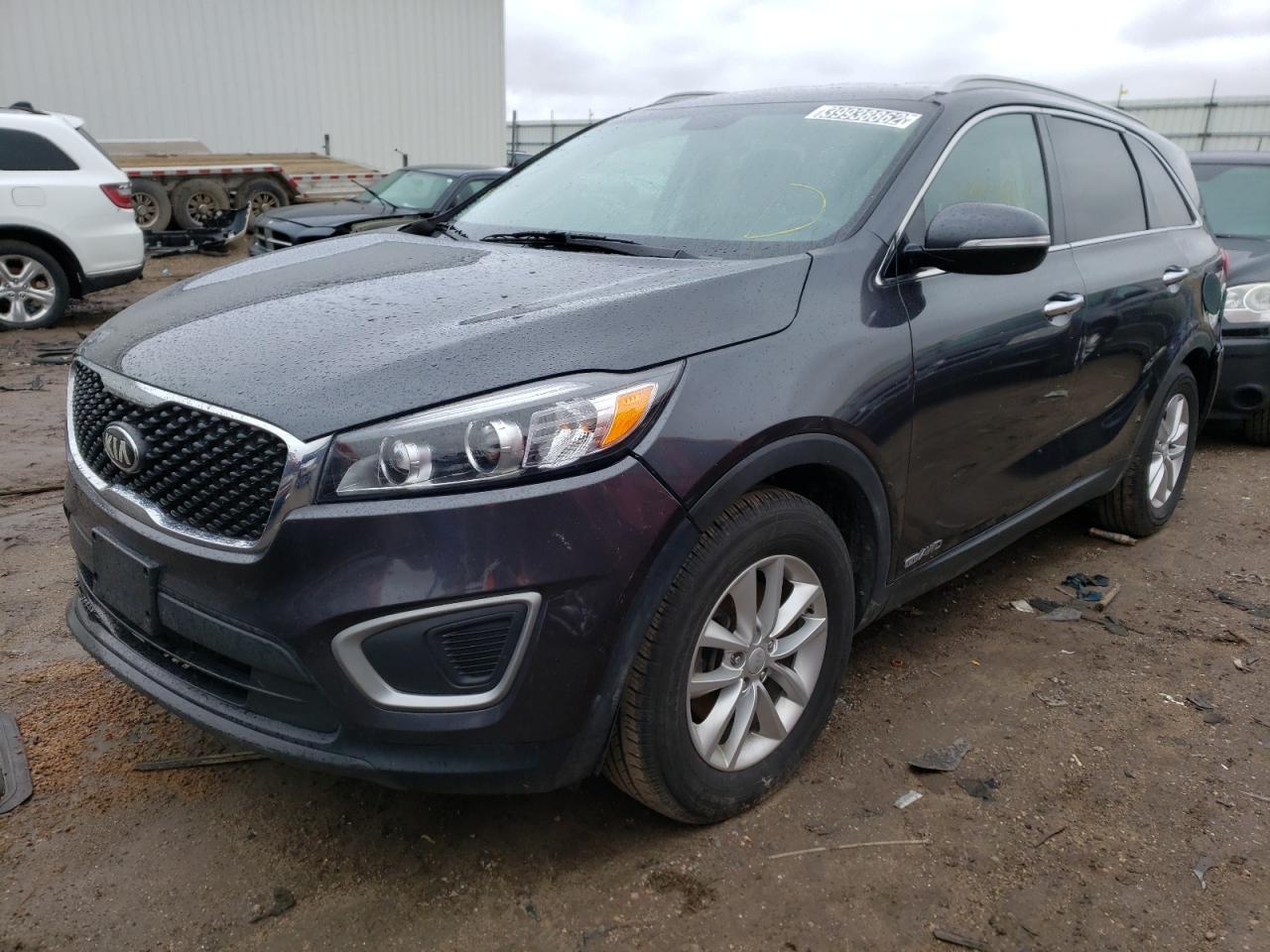 Photo 2 from auction – 2017 KIA SORENTO LX with VIN 5XYPGDA59HG328194