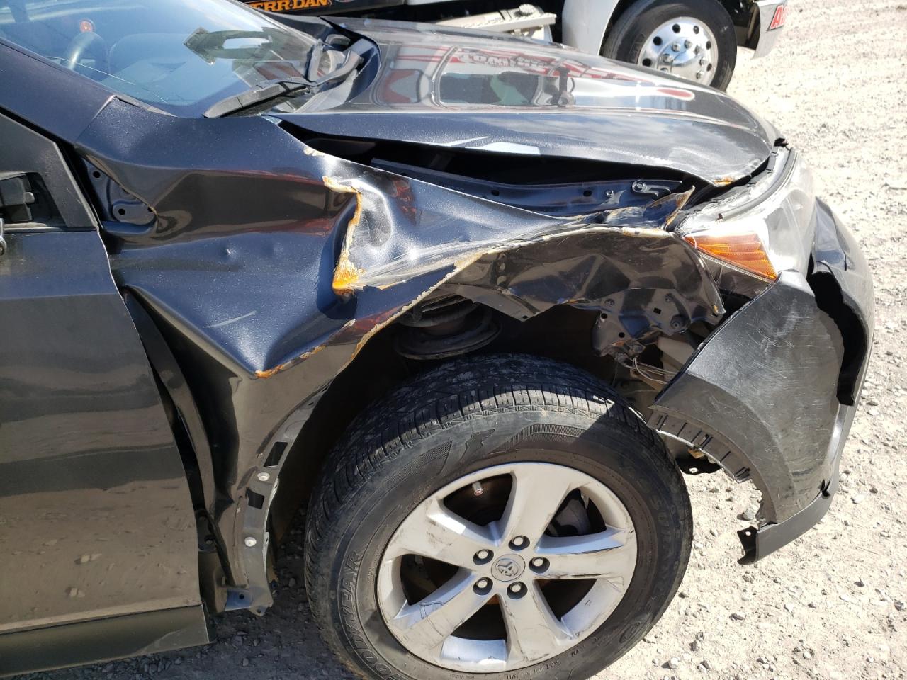 Photo 9 from auction – 2013 TOYOTA RAV4 XLE with VIN JTMRFREV6D5005386