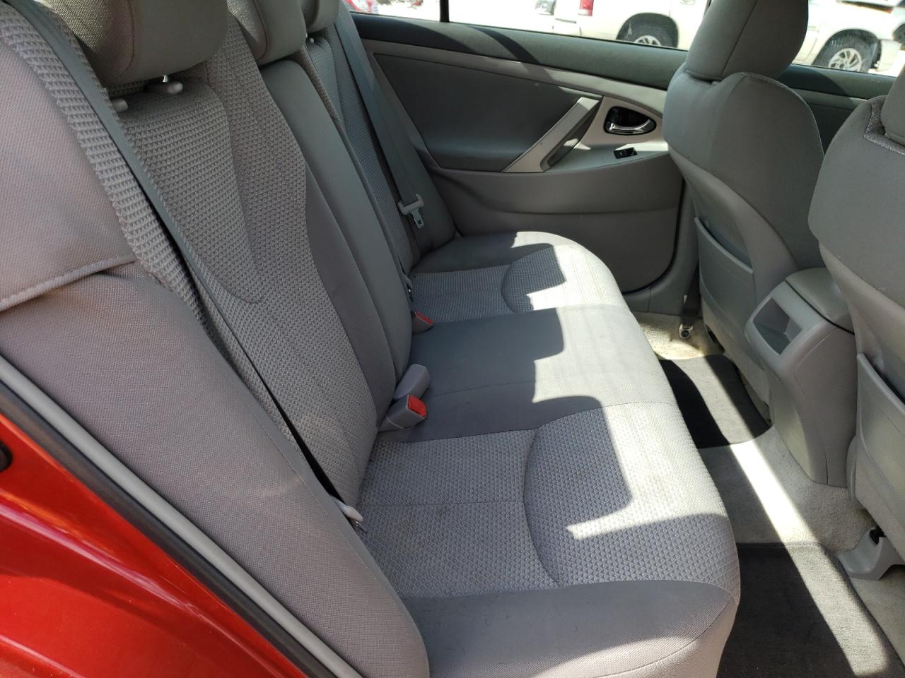 Photo 6 from auction – 2010 TOYOTA CAMRY BASE with VIN 4T1BF3EK1AU086427