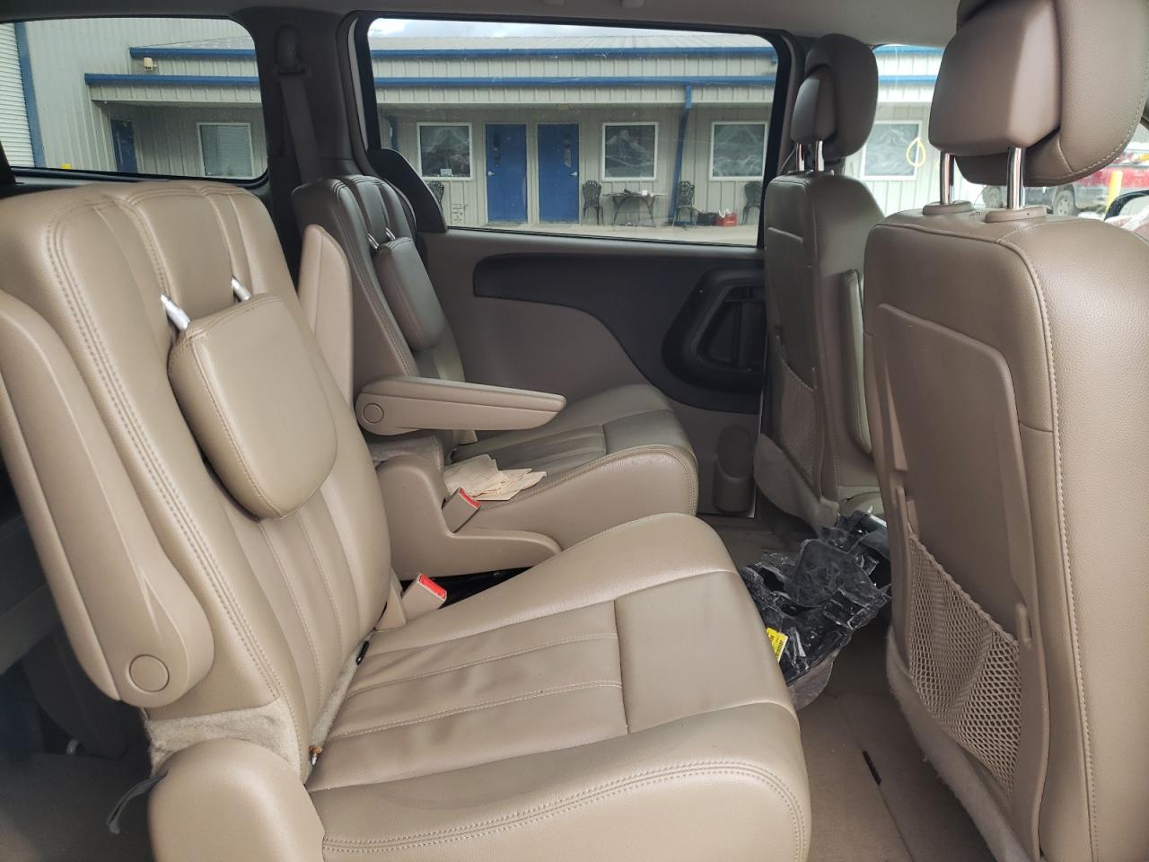 Photo 6 from auction – 2014 CHRYSLER TOWN & COU with VIN 2C4RC1BGXER440366
