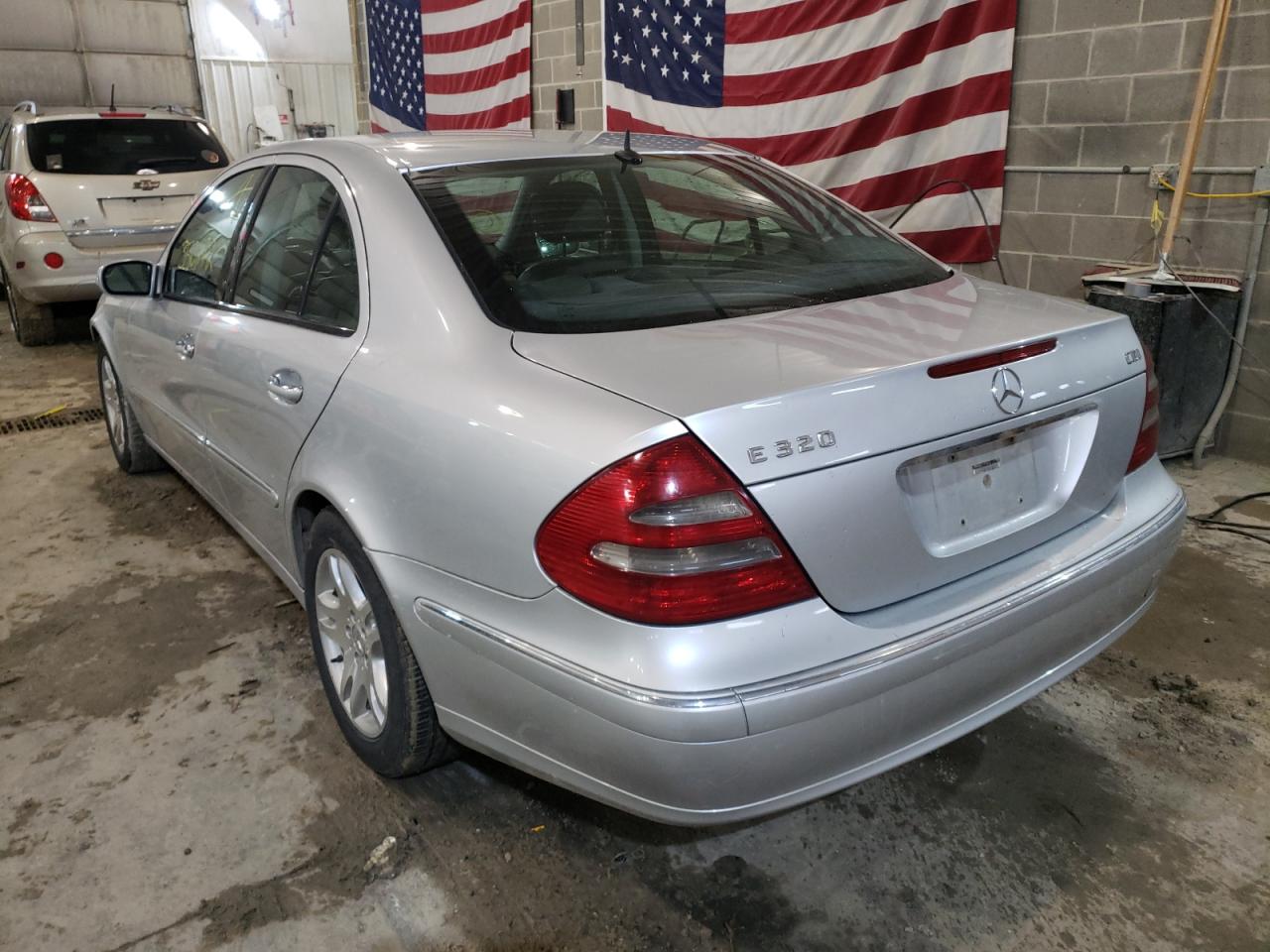 Photo 3 from auction – 2006 MERCEDES-BENZ E 320 CDI with VIN WDBUF26J56A948231