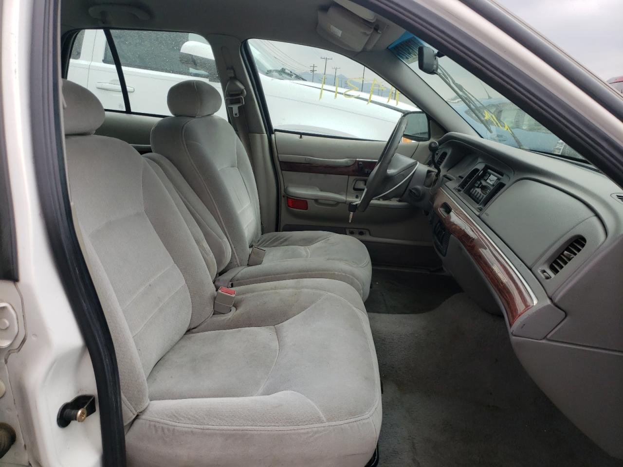 Photo 5 from auction – 2001 MERCURY GRAND MARQ with VIN 2MEFM74W01X663754