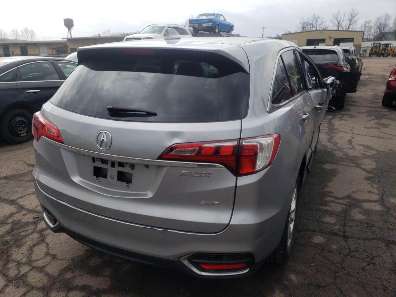 Photo 4 from auction – 2018 ACURA RDX with VIN 5J8TB4H31JL025830
