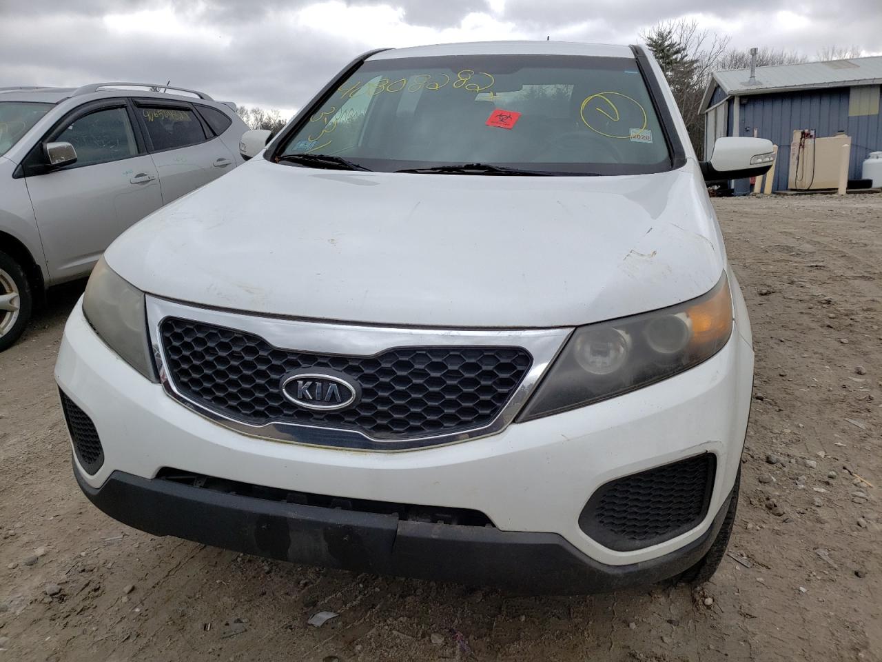 Photo 10 from auction – 2011 KIA SORENTO with VIN 5XYKT3A10BG009903